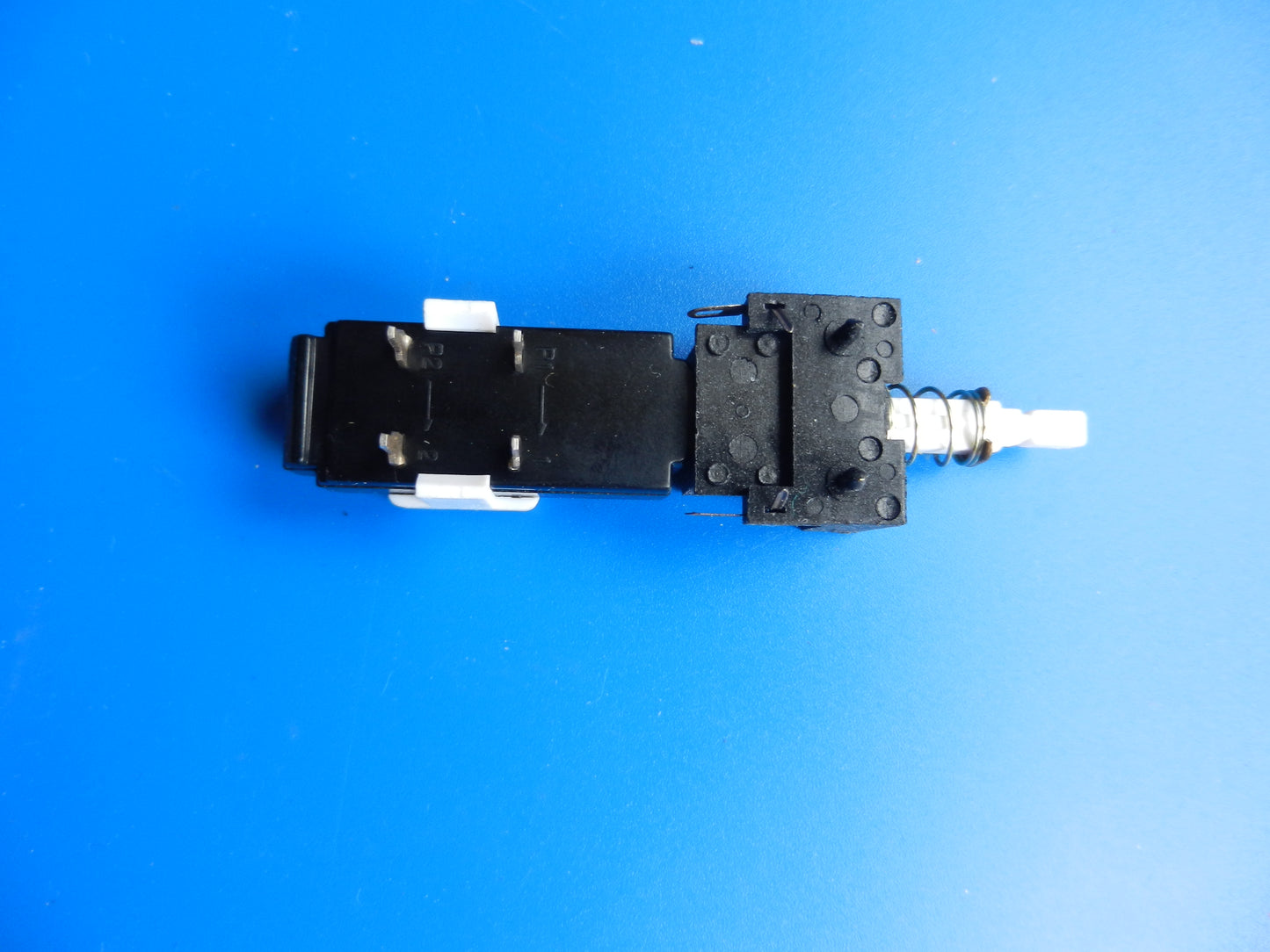 A09 m.S. Netzschalter KDC 15mm für Philips und SONY Röhren Fernseher NEU mit Wischkontakt