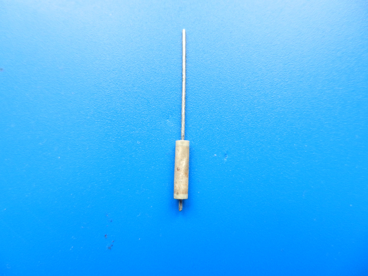 Keramik Durchführungskondensator 2mm für GRUNDIG Cassettenrecorder Motoren