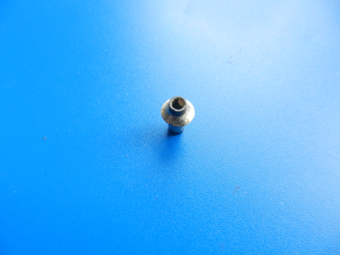Keramik Durchführungskondensator 3mm / 6mm für GRUNDIG Cassettenrecorder Motoren