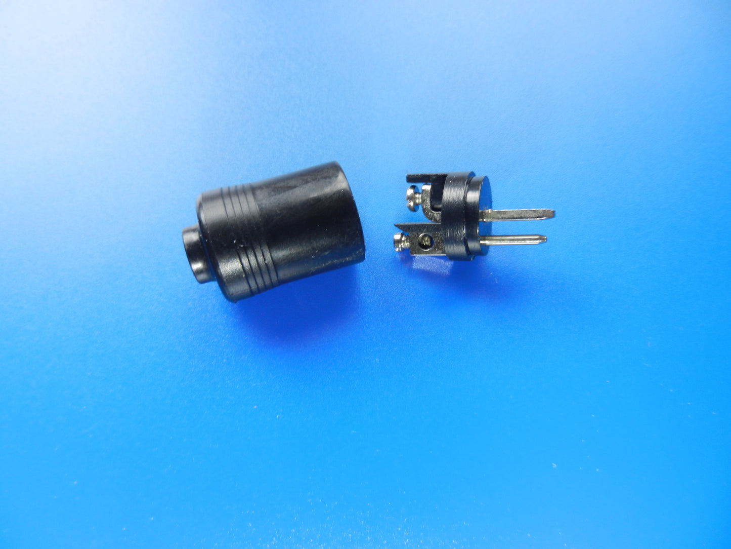 Lautsprecher Stecker 2 Polig Schraubbar Fernseh panzer de lautsprecher-stecker-2-polig-schraubbar-fernseh-panzer-de