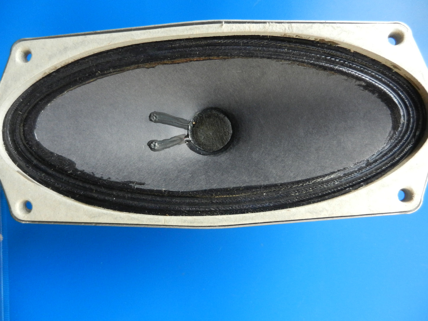 Lautsprecher Oval GRUNDIG , 008.01, Lochabstand 70mm x 169mm , 4 Ohm 120Hz NEU