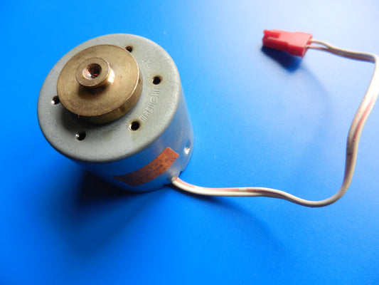 SCF6200 Schubladen Motor mit Riemenscheibe aus Messing für Hifi Cassettenrecorder von GRUNDIG