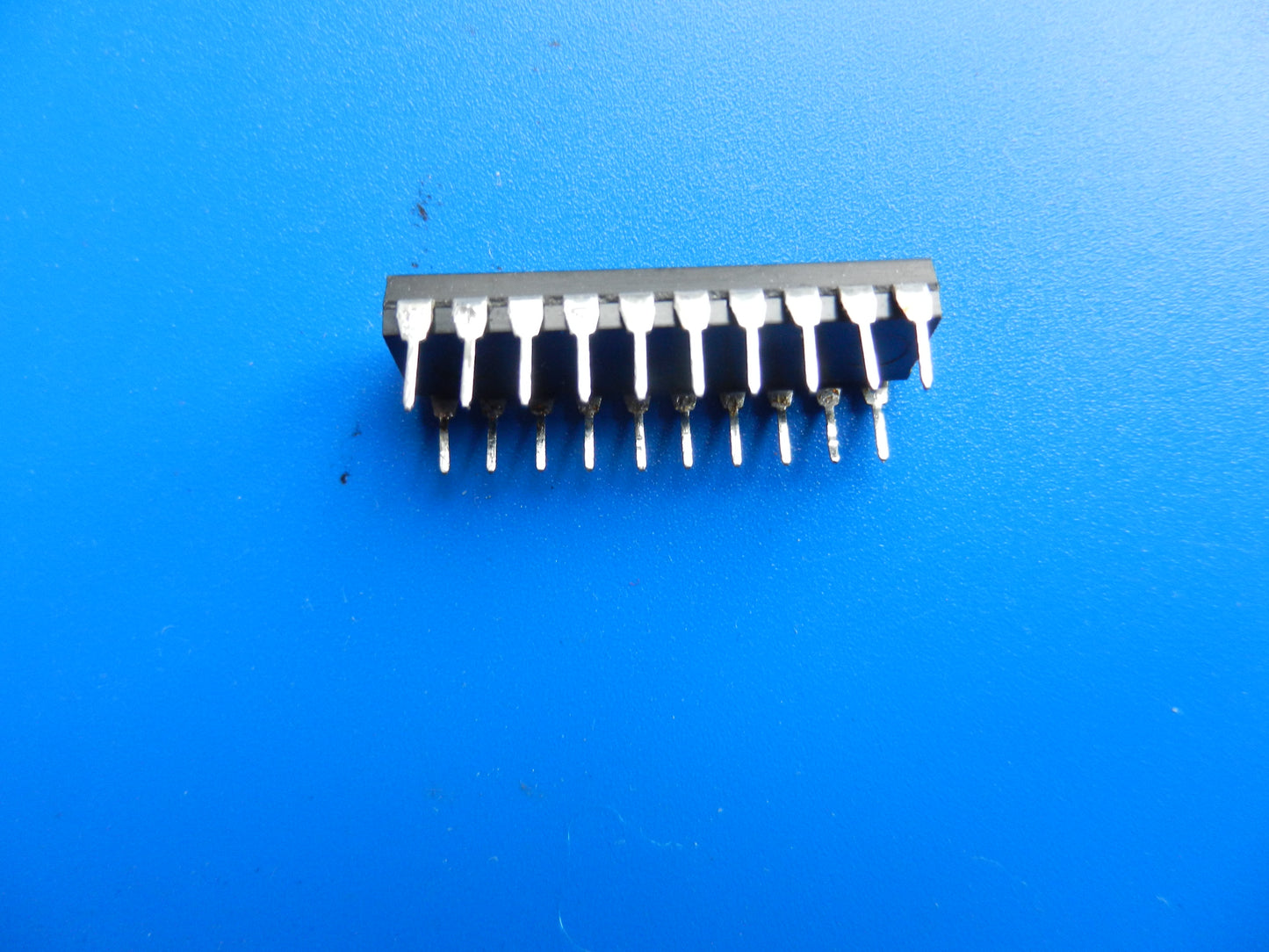 MM5454 Anzeige IC für MCF500 / 600 Hifi Cassettendeck von GRUNDIG