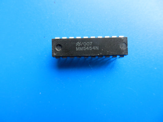 MM5454 Anzeige IC für MCF500 / 600 Hifi Cassettendeck von GRUNDIG