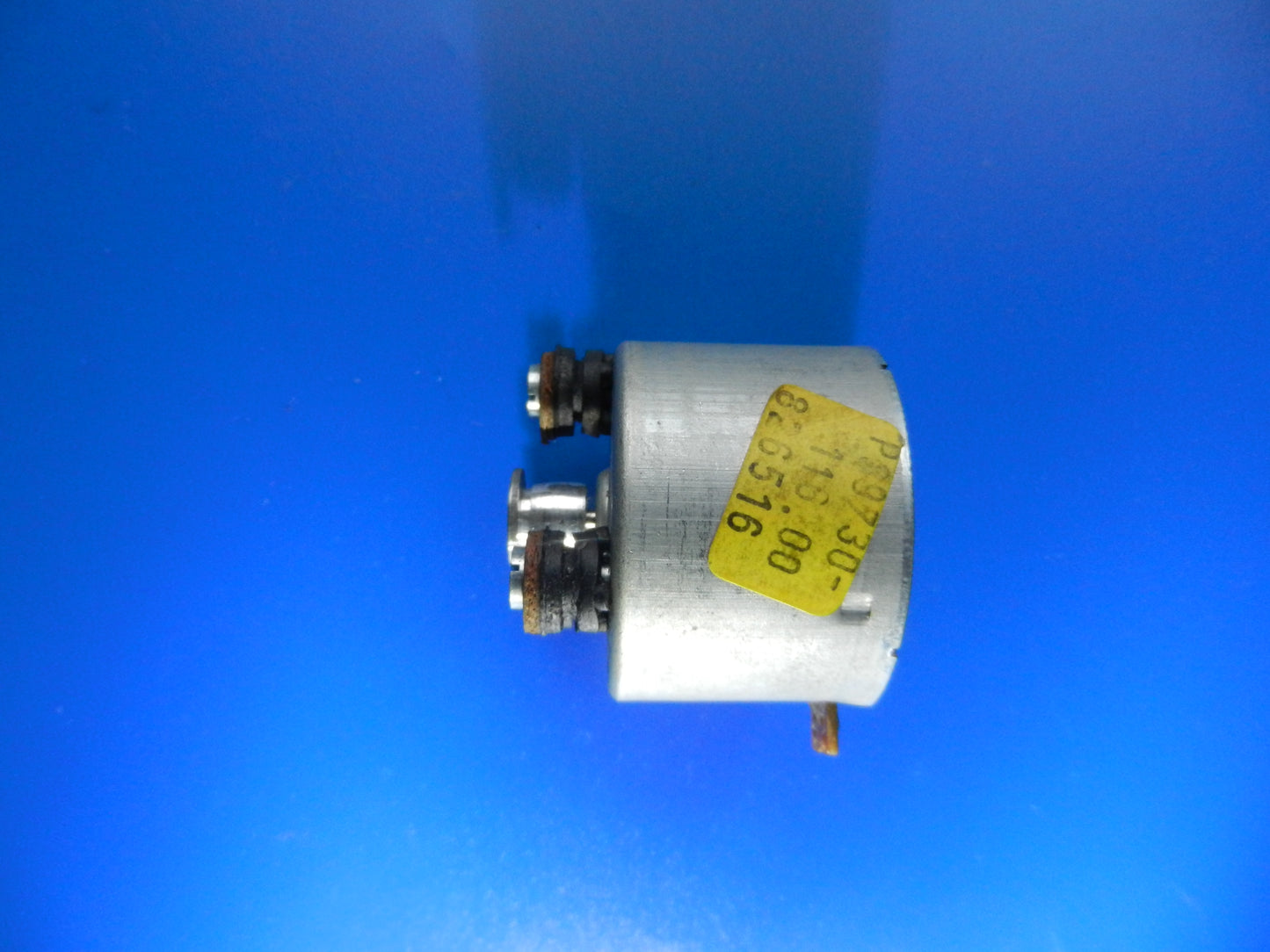 CF7400 CF7100 CF7000 Capstanmotor ( 116.00 ) komplett mit Riemenscheib für Hifi Cassettenrecorder von GRUNDIG