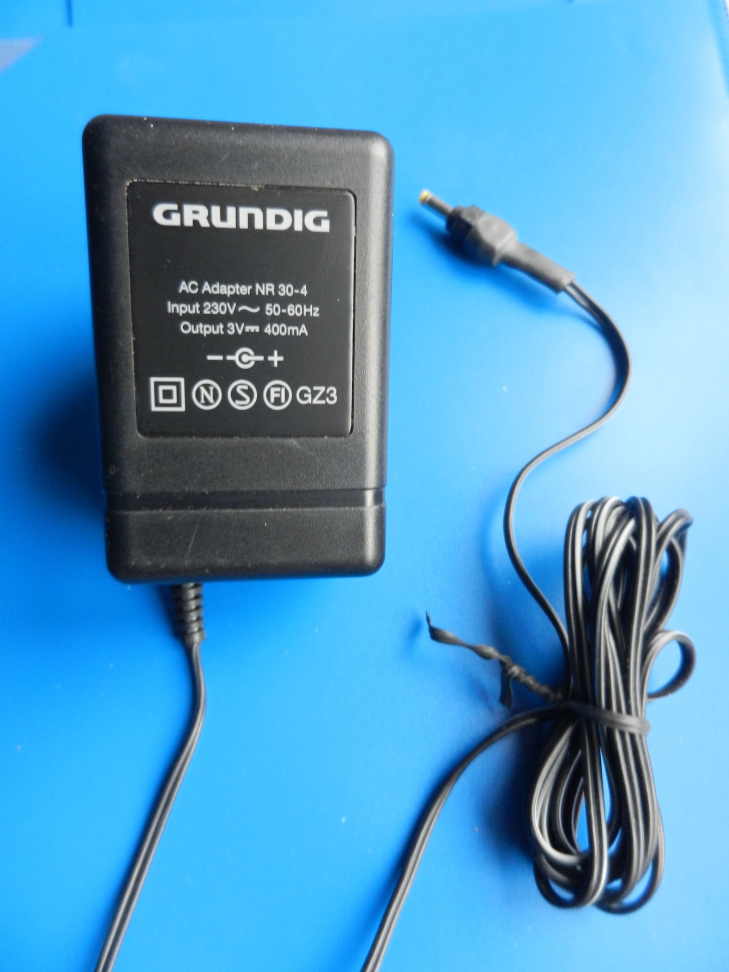 NR30-4  3V Netzteil für GRUNDIG Walkman CD-Portable