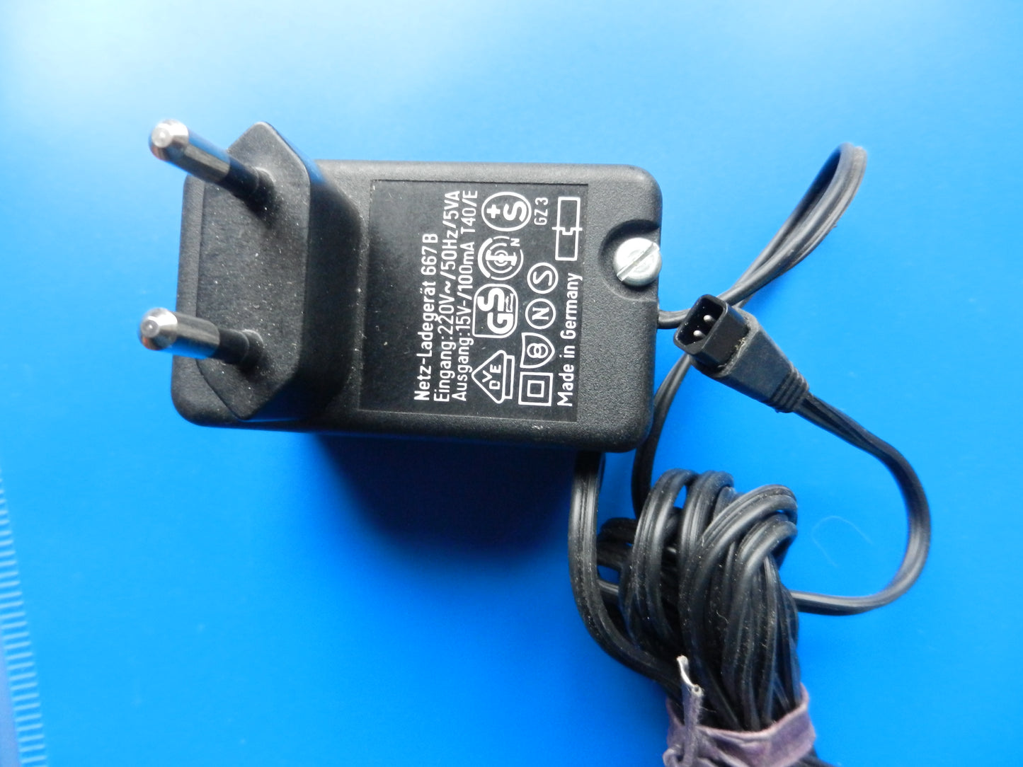 Netzteil 667B 15V 100mA für ältere GRUNDIG Hand und Tisch - Diktiergeräte 2 polig