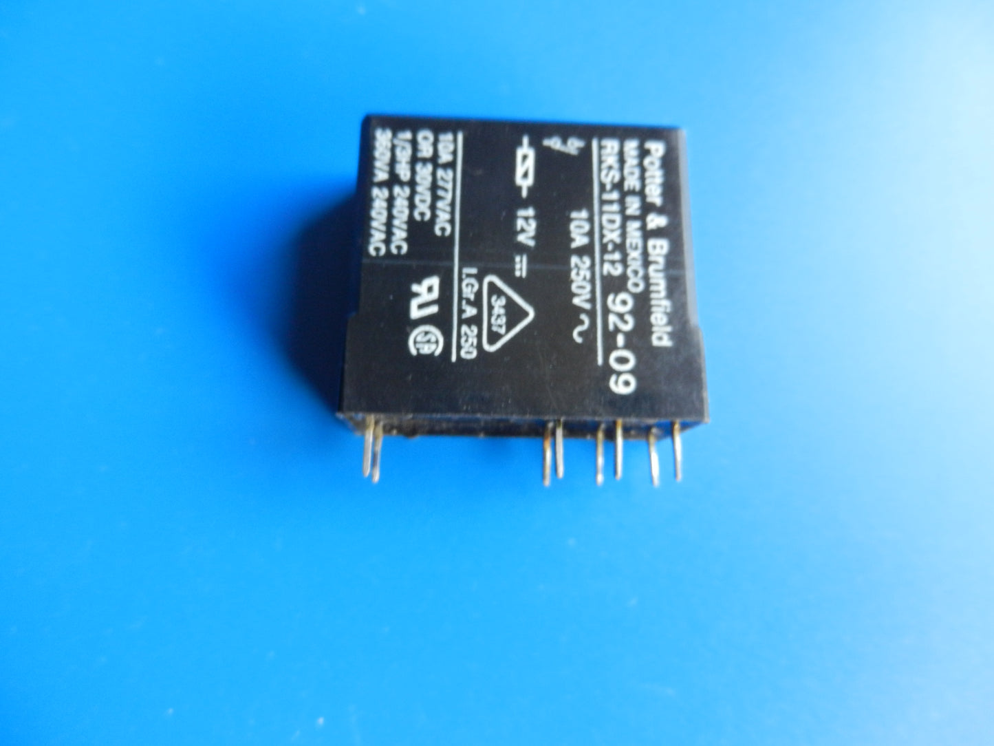RKS-11DX-12 Relais 2Wechsler 10A250VAC, wie neu.