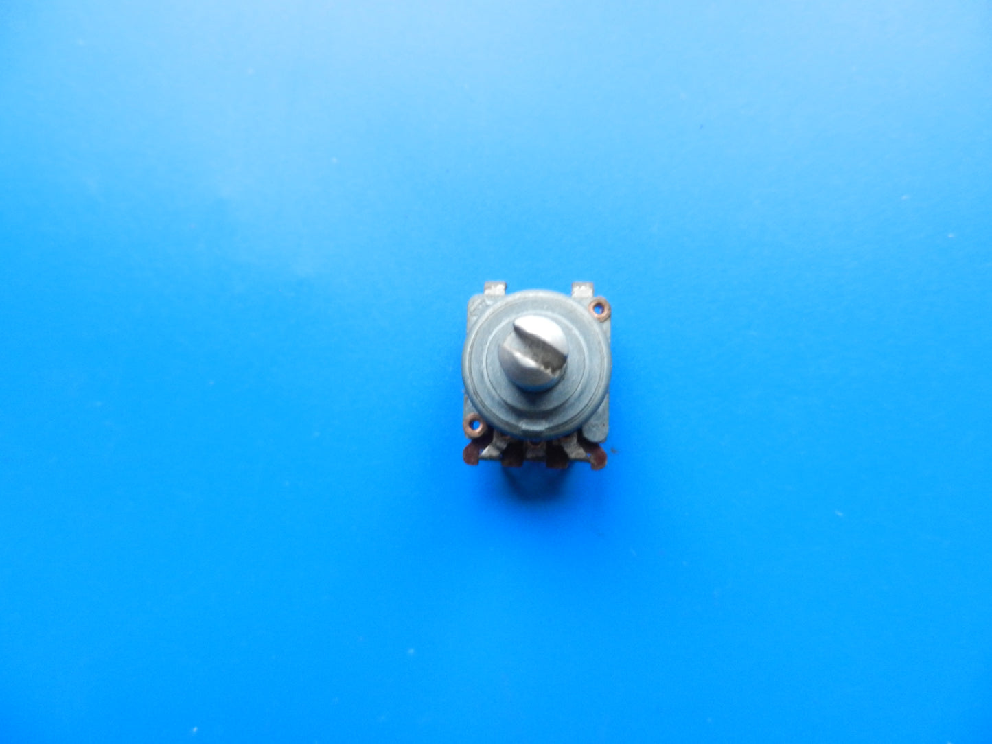 25K Mono Lautstärke Potentiometer , stehend, für Hifi, Audio von GRUNDIG