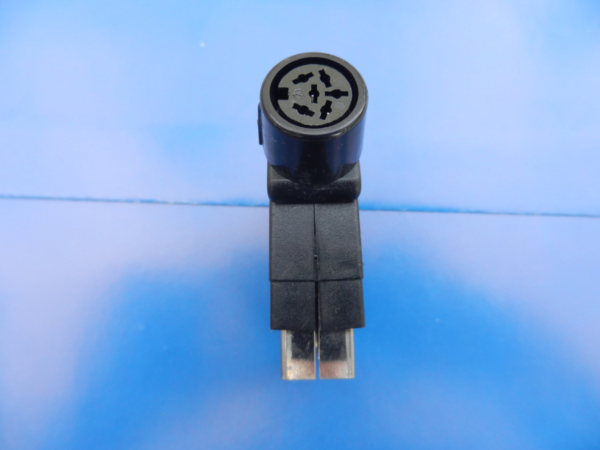 Video Adapter Skart Stecker mit Umschalter - Din 6pol. Kupplung
