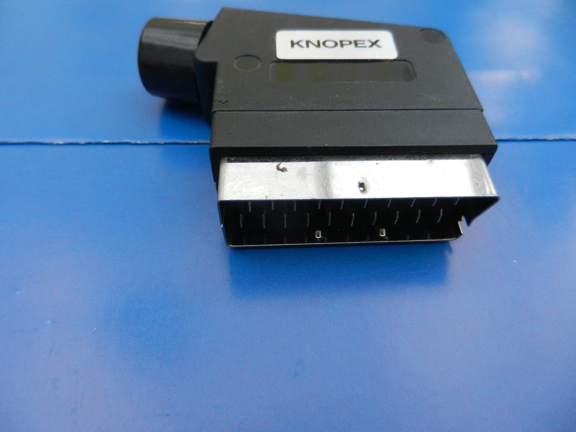 Video Adapter Skart Stecker mit Umschalter - Din 6pol. Kupplung