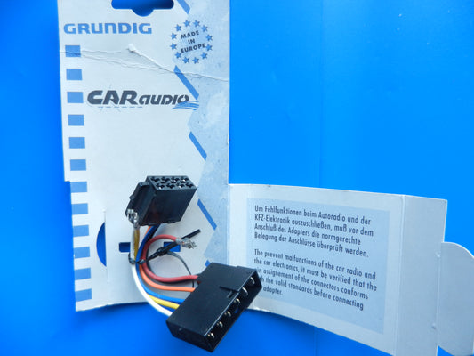 CAR Audio Universal Adapter für Stromanschluß von GRUNDIG Autoradios