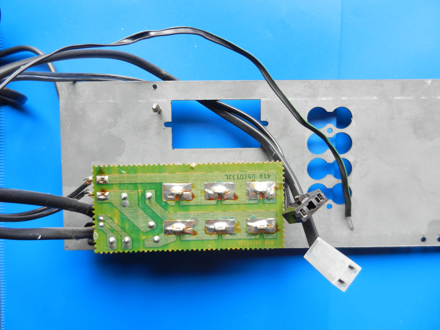 V8300 MKII Rückwand Metall mit Netzplatine für GRUNDIG Verstärker