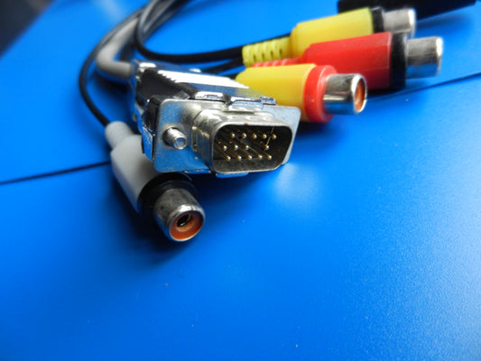 VGA Adapter Kabel 15 polig + 26 polig mit 4 Cinch Ku + 3,5mm Bu