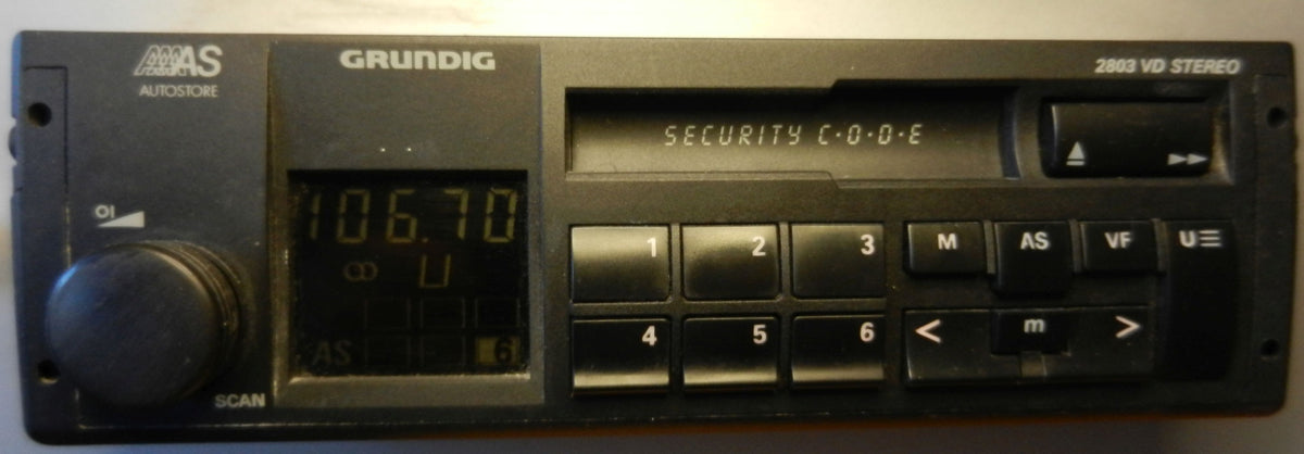 WKC2803VD Autoradio von GRUNDIG mit unverletztem Siegel mit Fehler