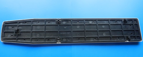 CN830 Seitenteil mit Alu-Blende in schwarz für Hifi Decks von GRUNDIG